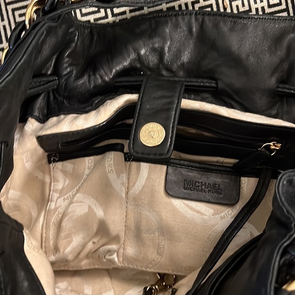 Michael Kors black leather purse black and gold chain detail - Picture 5 of 6